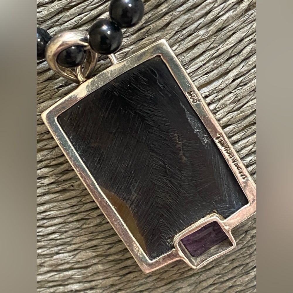 Martha Howell Amethyst and black lip oyster Big pendant in Black beaded choker - Picture 4 of 5